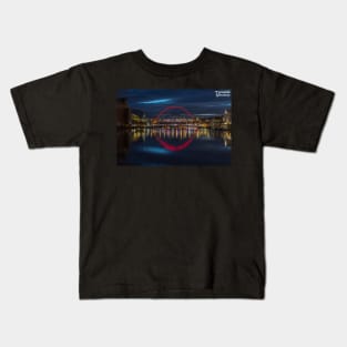 Newcastle Gateshead Quayside at night tynesidephotos Kids T-Shirt